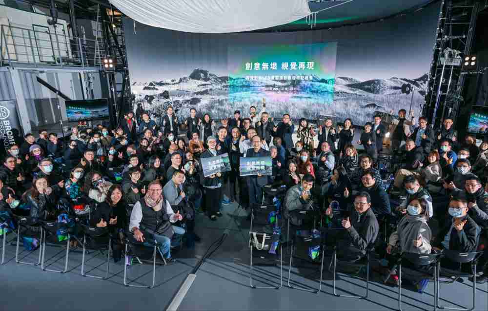 再现影像LED虚拟制作摄影棚整合拍摄场景、、内容制作、、技术指导到设备租借一站式服务，，，可望提升LED虚拟制作的影视效能，，，进而产出更多高质量细致作品