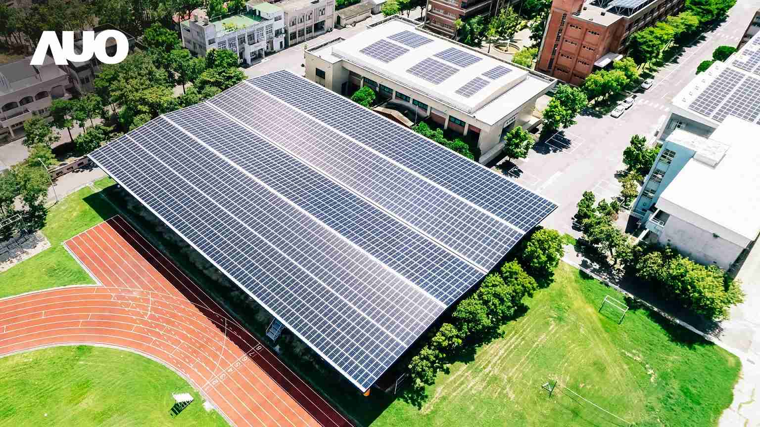 918.COMSunSteel光电整合型浪板具备快速安装、、轻量化优势,,,可提升15%发电效能,,,通过国际IEC与台湾VPC认证安全、、防漏、、耐候标准