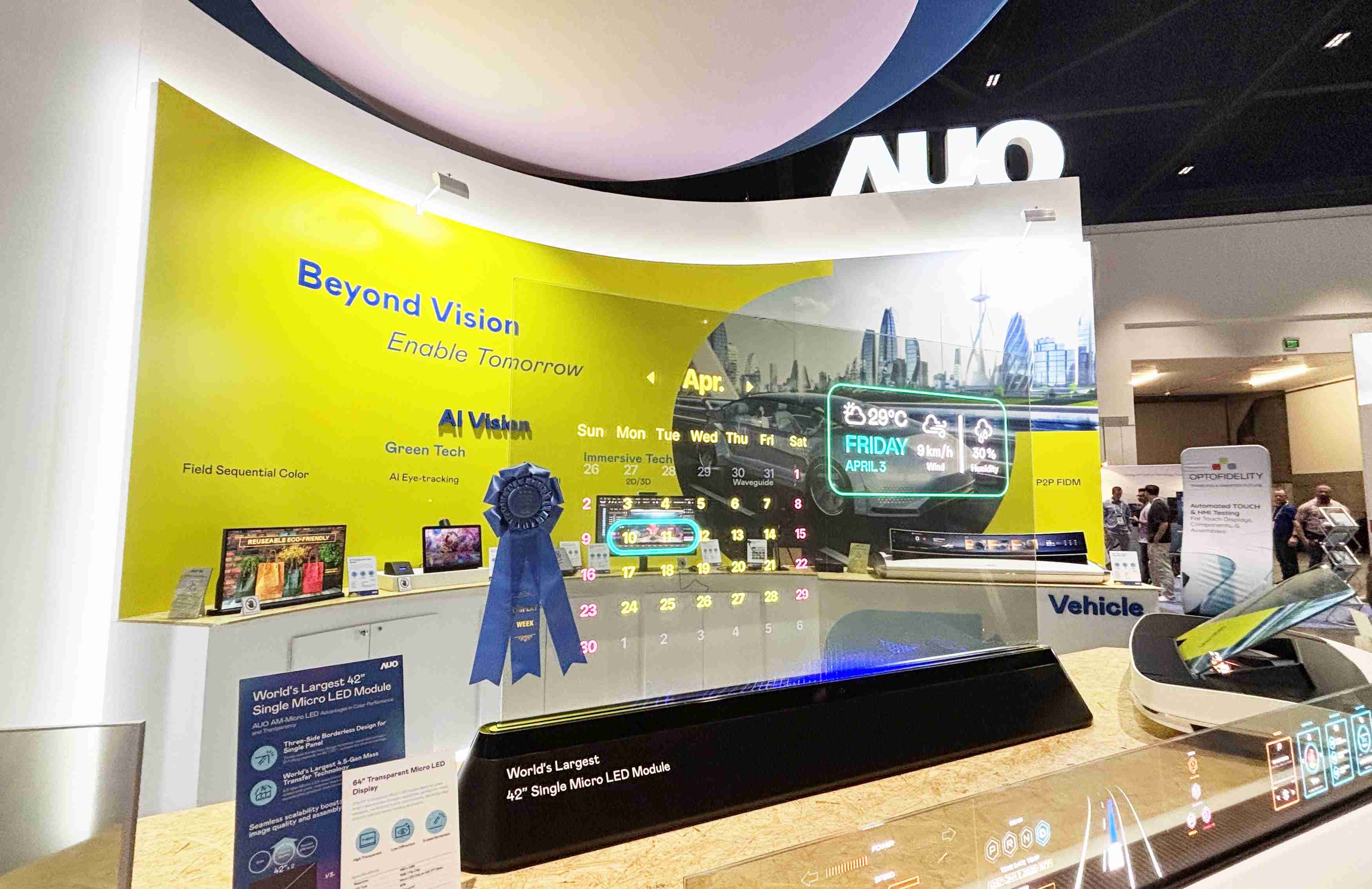 918.COM64吋透明Micro LED显示器获〝最佳Micro LED技术应用奖〞，，，，其绝妙的透明穿透特性，，，，同时具备1,000 nits的高亮度表现，，并透过精细的无缝拼接延伸，，，可依需求灵活应用于多元场域，，，展现出Micro LED显示技术划时空的无限潜力